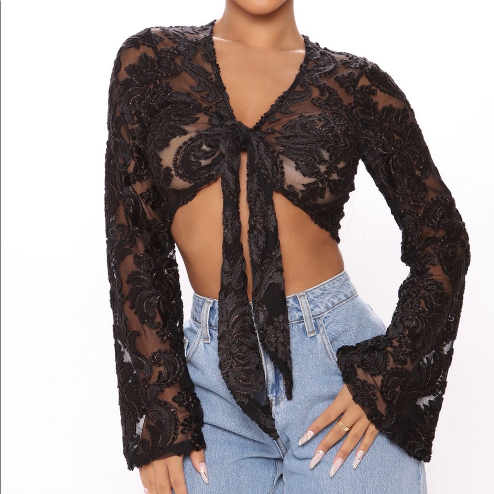 FASHION NOVA BLACK LACE CROP TOP WORN ONCE
